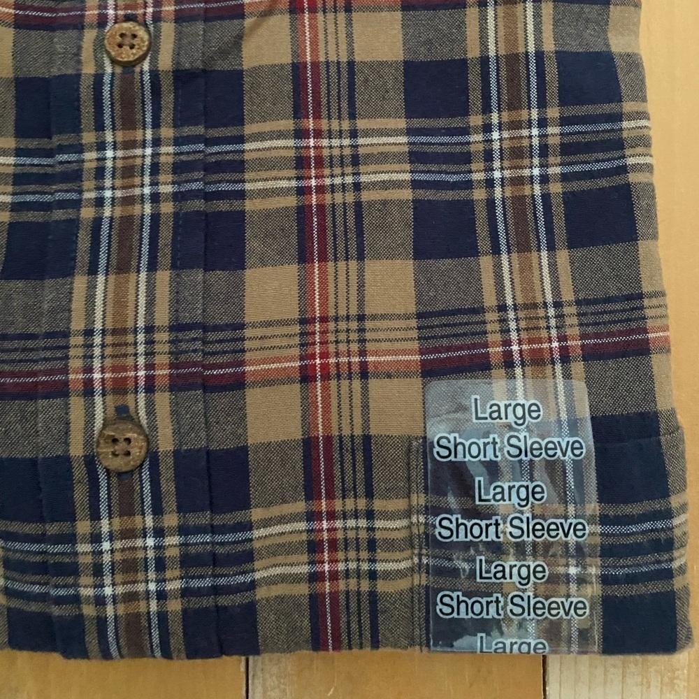 St. John's Bay Men's Casual Plaid Shirt - Navy and Tan Short Sleeve Button Down - Picture 3 of 5